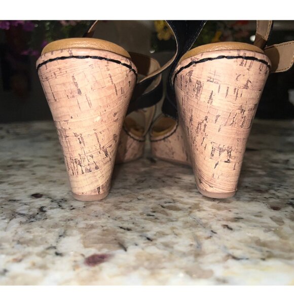 👡 B.O.C. Born Concept Women's Black Leather Wedge Sandals – Size 9M - Picture 2 of 9